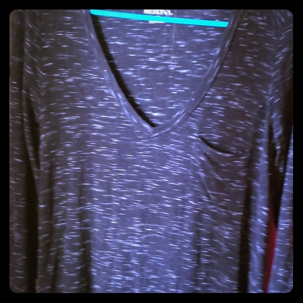 Mid sleeve top